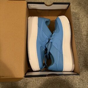 NWOT Nike Air Force 1 Sage Low